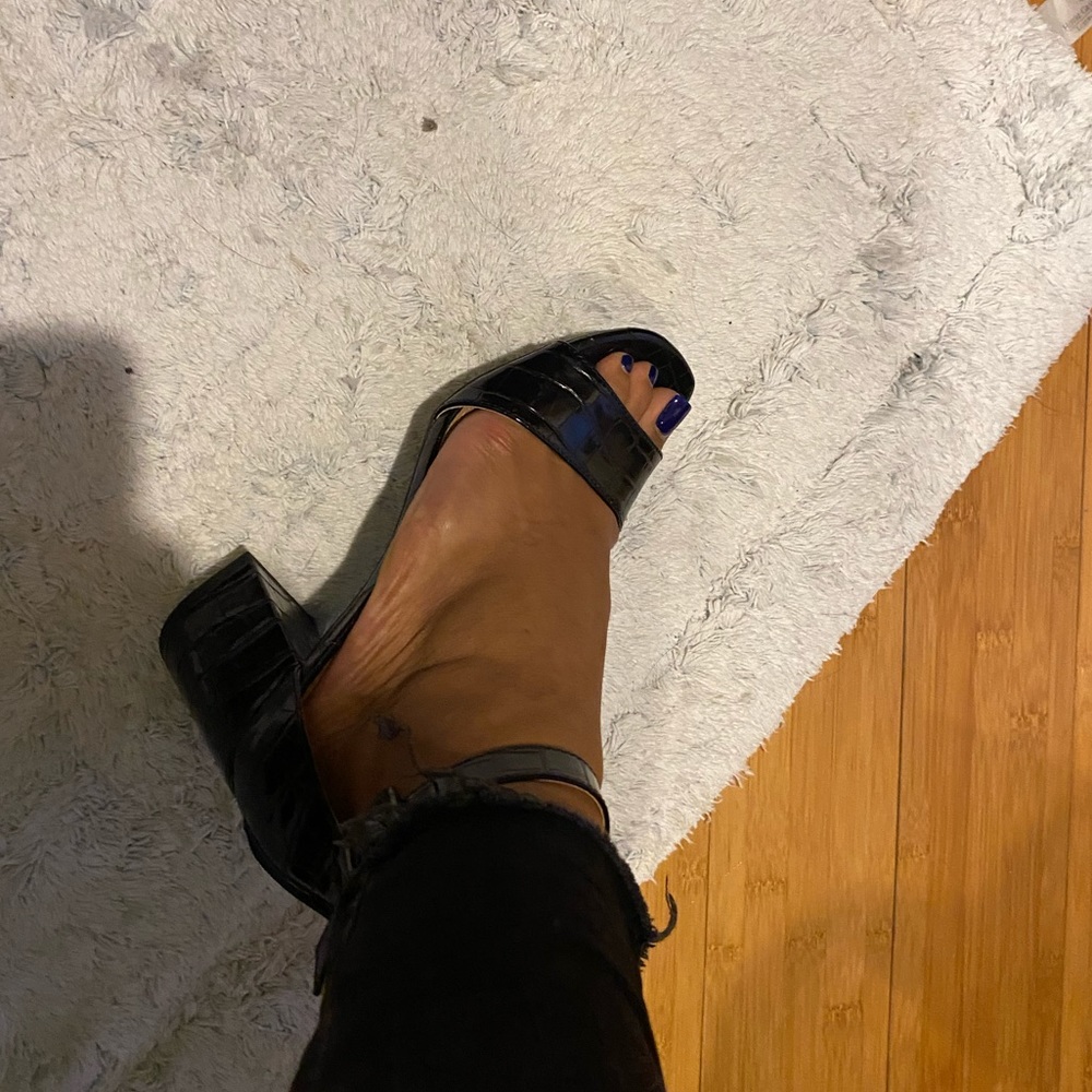 ESPRIT Black Sandals size 7.5M 2.5- 3inch heels - Picture 2 of 11